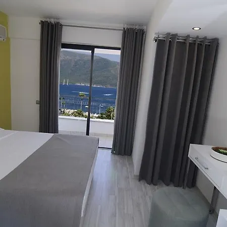 Le Blu Hotel *